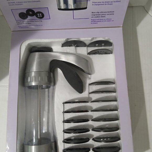 Wilton Cookie Pro Ultra II cookie press set 19 discs. - Picture 6 of 7